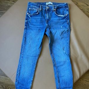 Never worn Zara “The Skinny” Jean in Island Blue